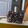 首胸ロゴ ハンドバッグ ボストンバッグ レディースバッグ 2色可選 ルイ ヴィトンLOUIS VUITTON 2026新作品 WBAGLV249 VOGブランドスーパーコピー